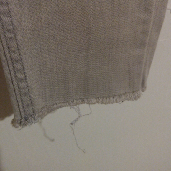 Levi's light gray skinny stretch raw hem cutoff jeans size 27 - Picture 4 of 12